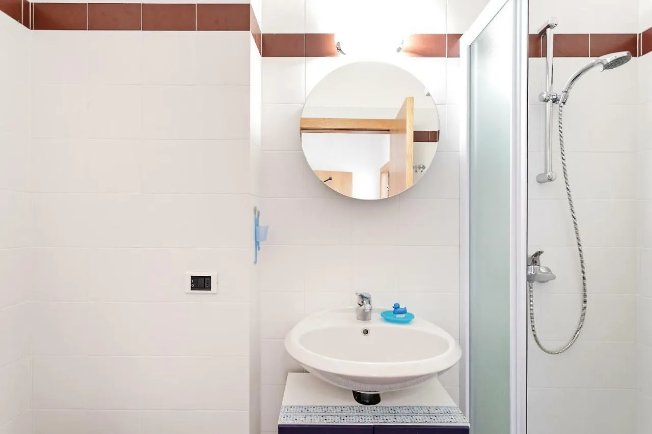 Apartment With Garden & Beach Cremia