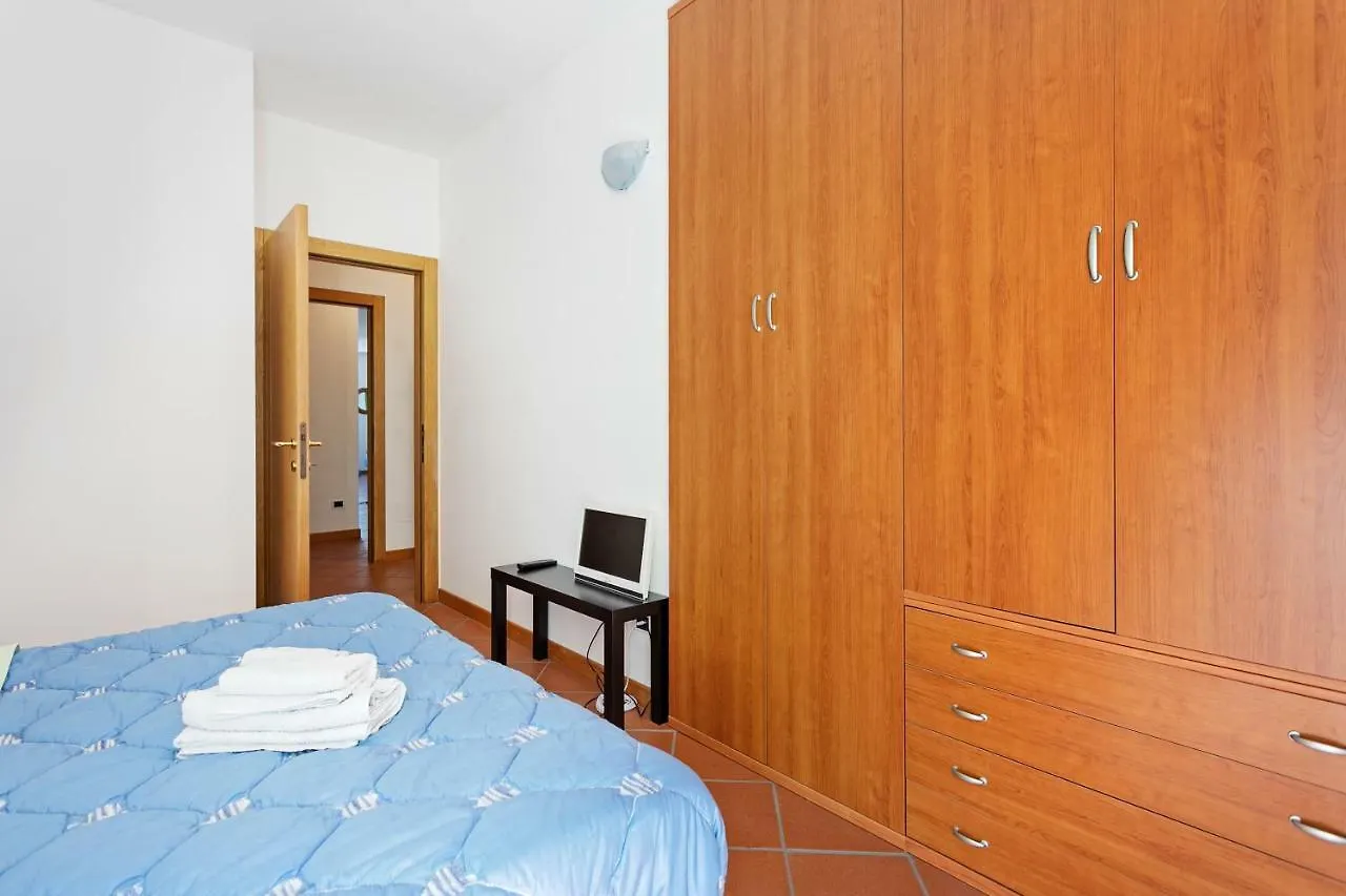 Apartment With Garden & Beach Cremia