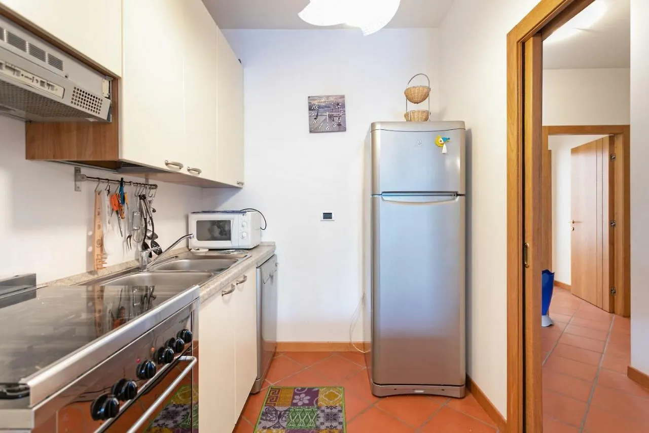 Apartment With Garden & Beach Cremia
