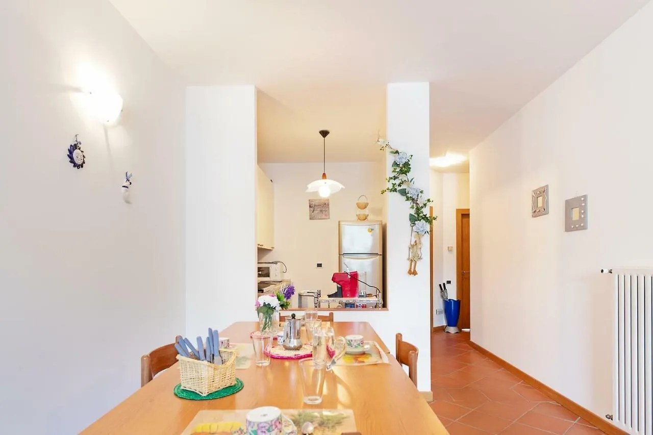 Apartment With Garden & Beach Cremia Italy