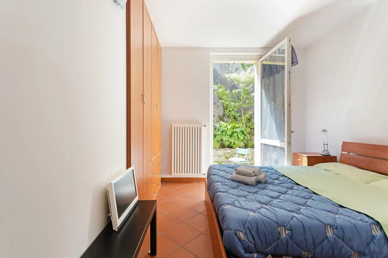 Apartment With Garden & Beach Cremia Italy